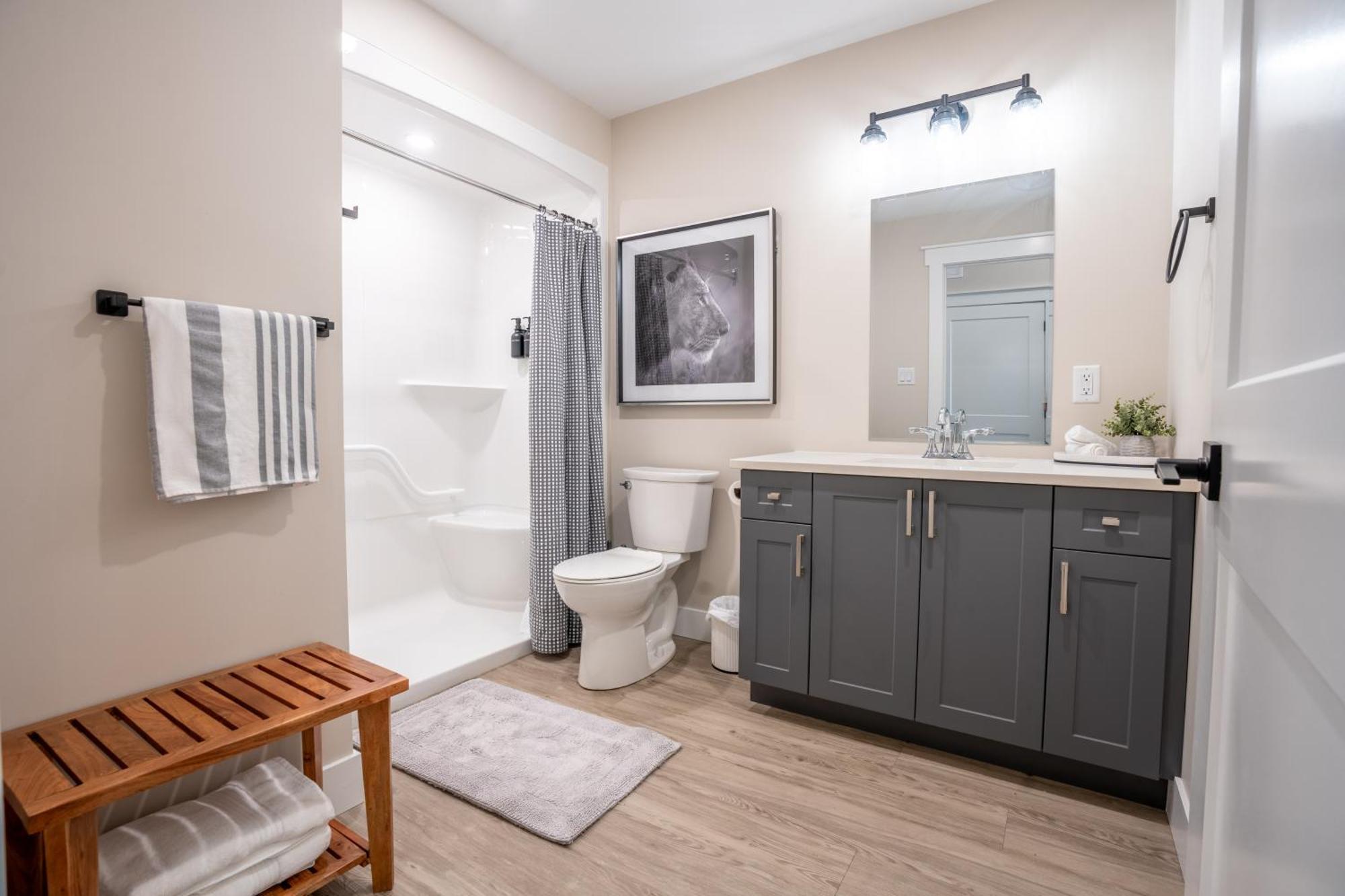 Apartment Sleek Brand New 1 Bedroom Cozy Luxury Chatham-Kent