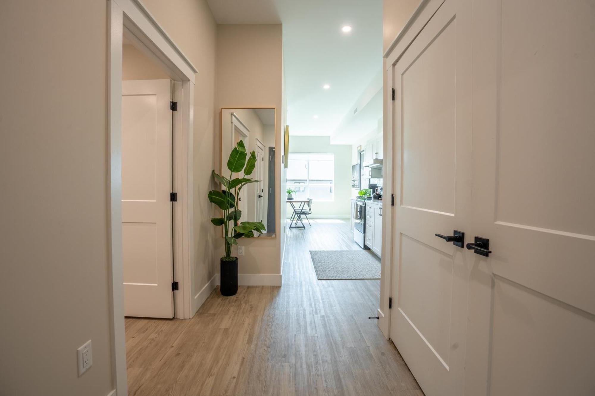Sleek Brand New 1 Bedroom Cozy Luxury *