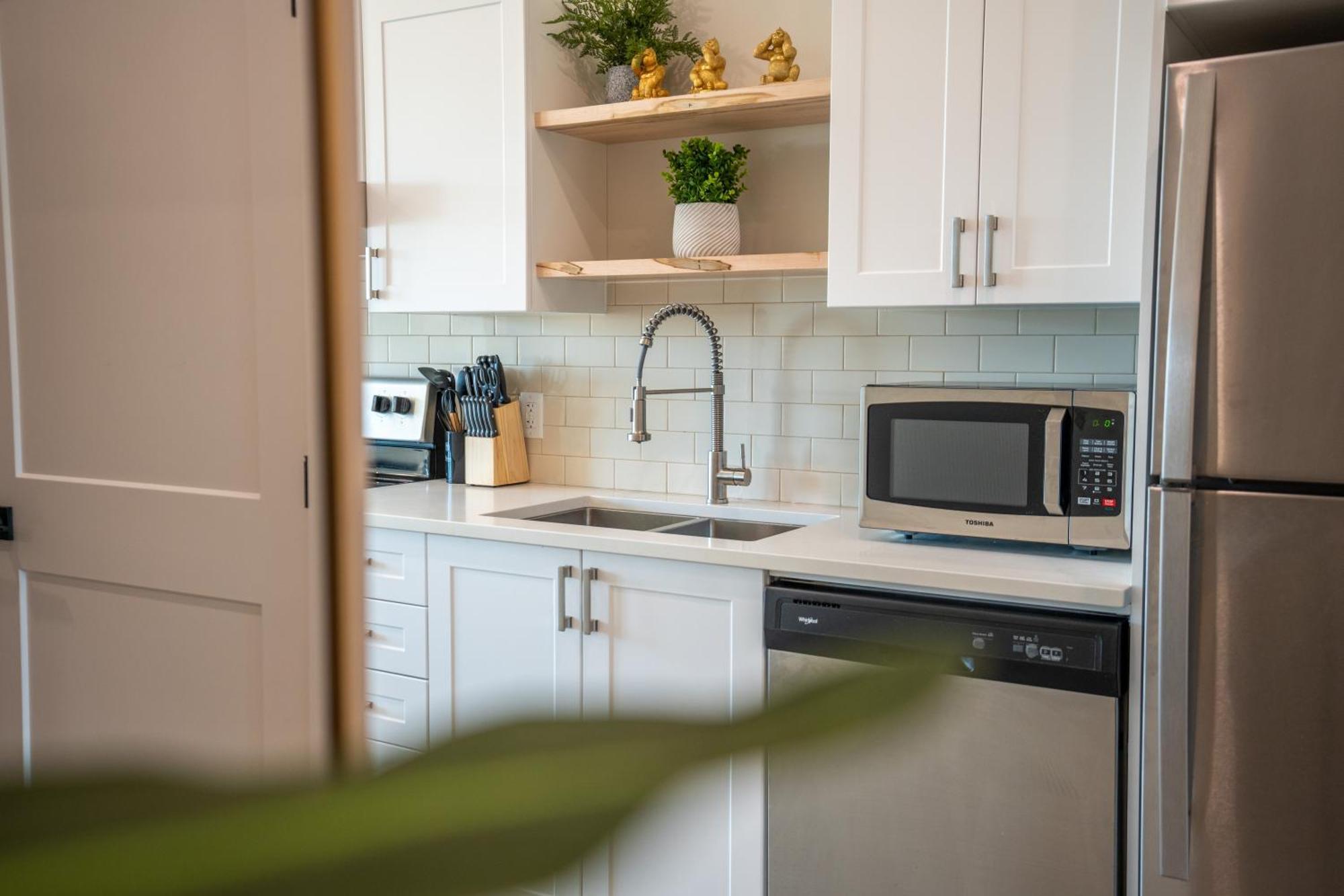 Sleek Brand New 1 Bedroom Cozy Luxury