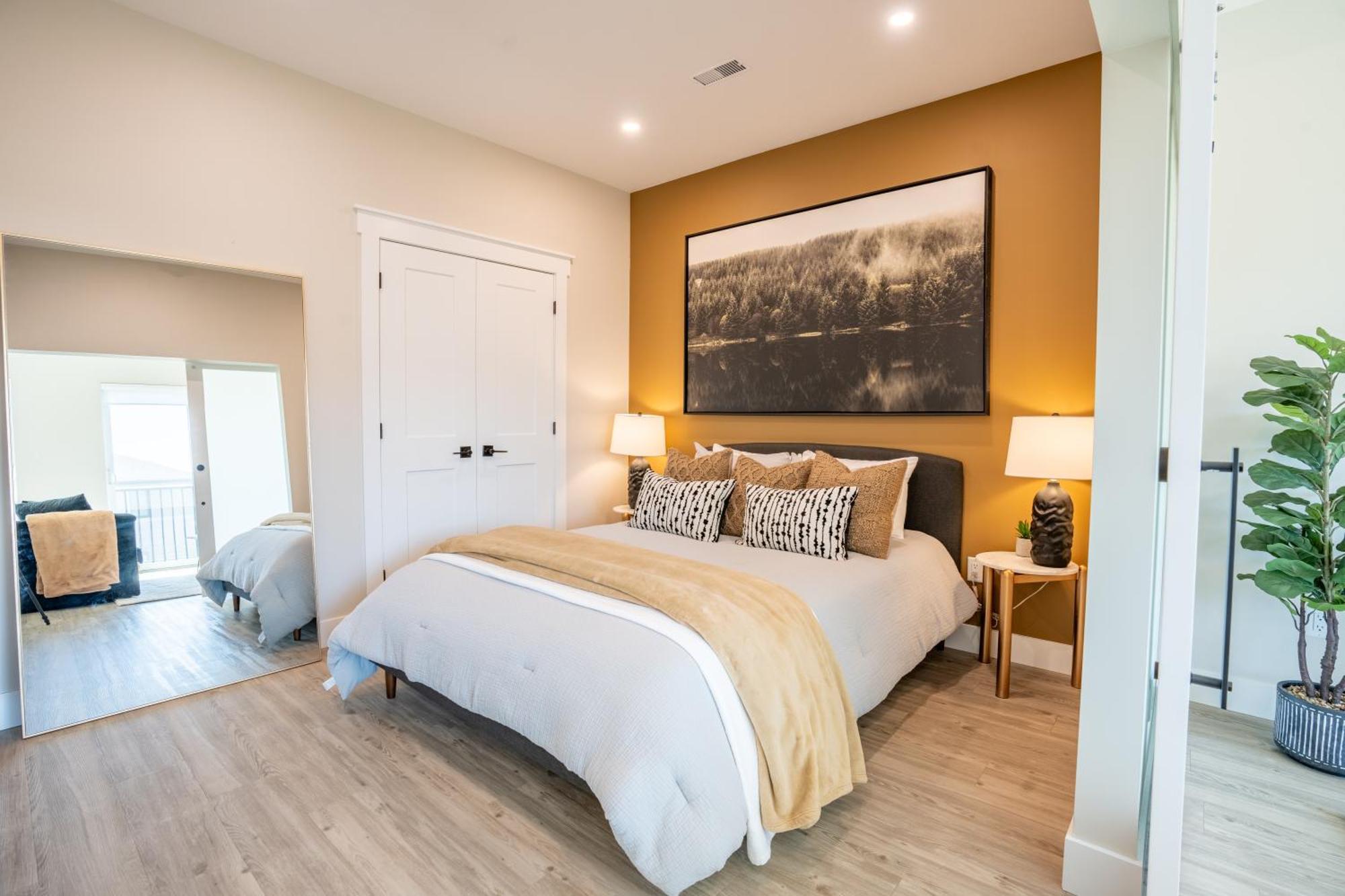 Sleek Brand New 1 Bedroom Cozy Luxury Apartment *