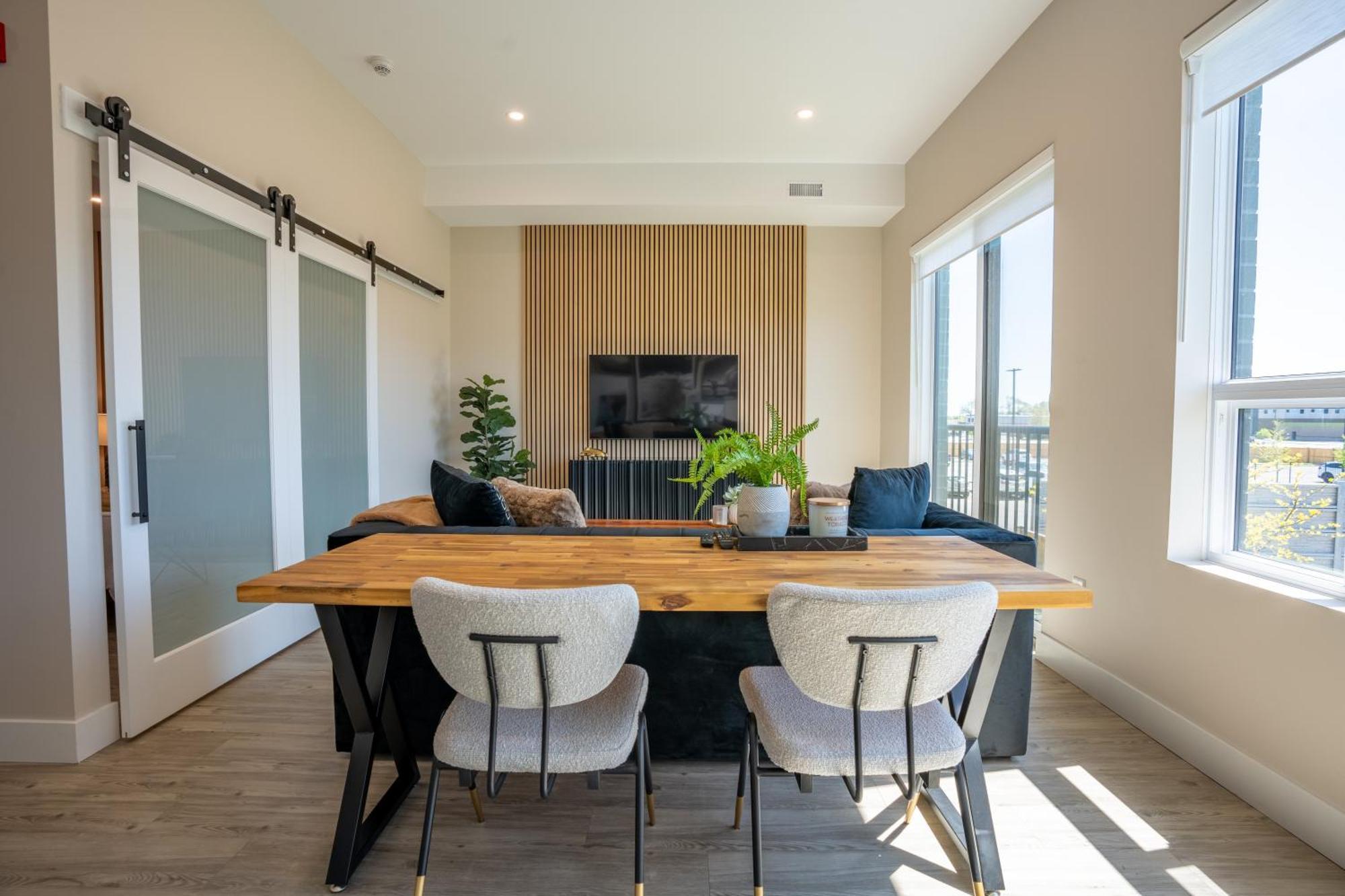 Sleek Brand New 1 Bedroom Cozy Luxury Apartment